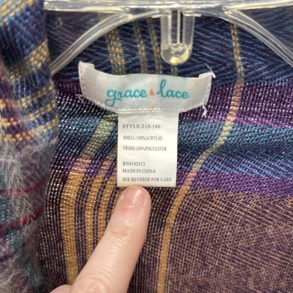 Grace & Lace Poncho Wrap Fringe Hem Cozy Lightweight Plaid Pattern Multicolor OS - Picture 6 of 8